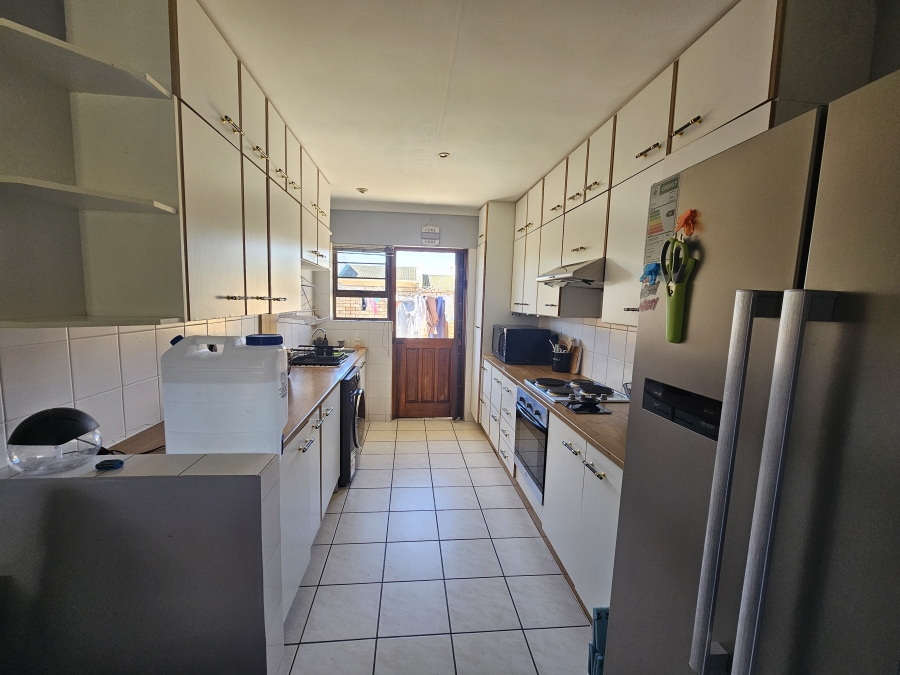 To Let 3 Bedroom Property for Rent in Beacon Bay Eastern Cape